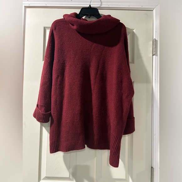 Sweater - Picture 1 of 3
